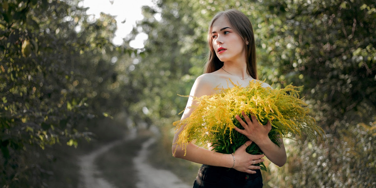 How To Take A Perfect Selfie With Flowers - Ever-Pretty US