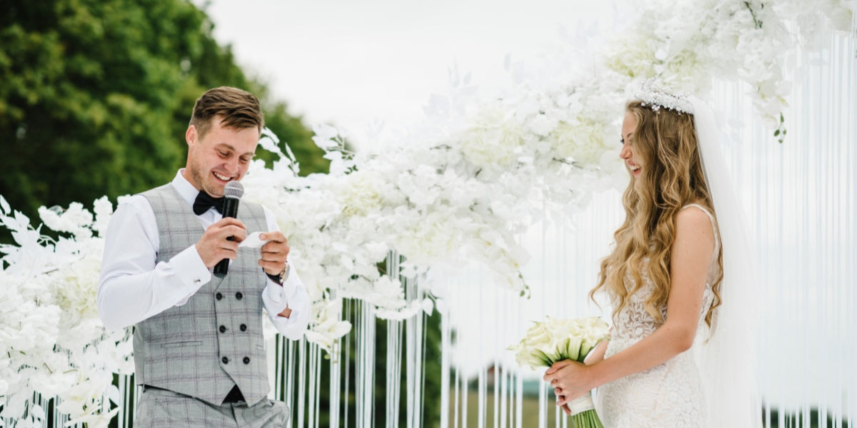 30+ Best Examples of Traditional Wedding Vows That Will Inspire Your Ceremony