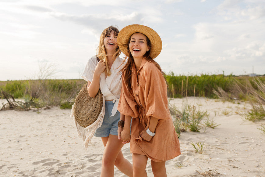 two-pretty-grill-on-beach