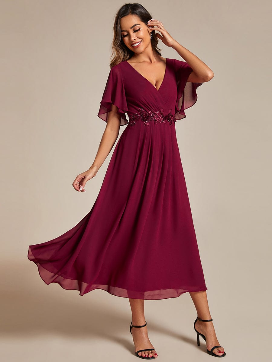 Short Sleeve V Neck Knee Length Mother of the Bride Dress #color_Burgundy