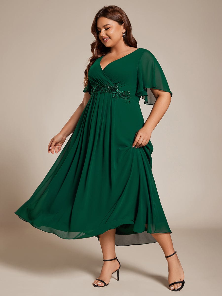 Plus Size Elegant Short Sleeves V-Neck Floral Applique Wedding Guest Dress  #color_Dark Green