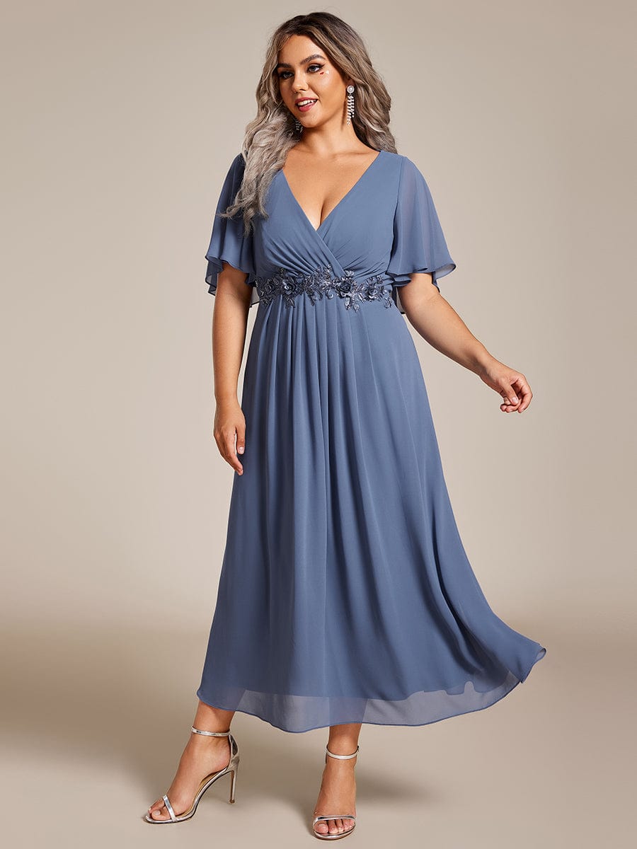 Plus Size Elegant Short Sleeves V-Neck Floral Applique Wedding Guest Dress  #color_Dusty Navy