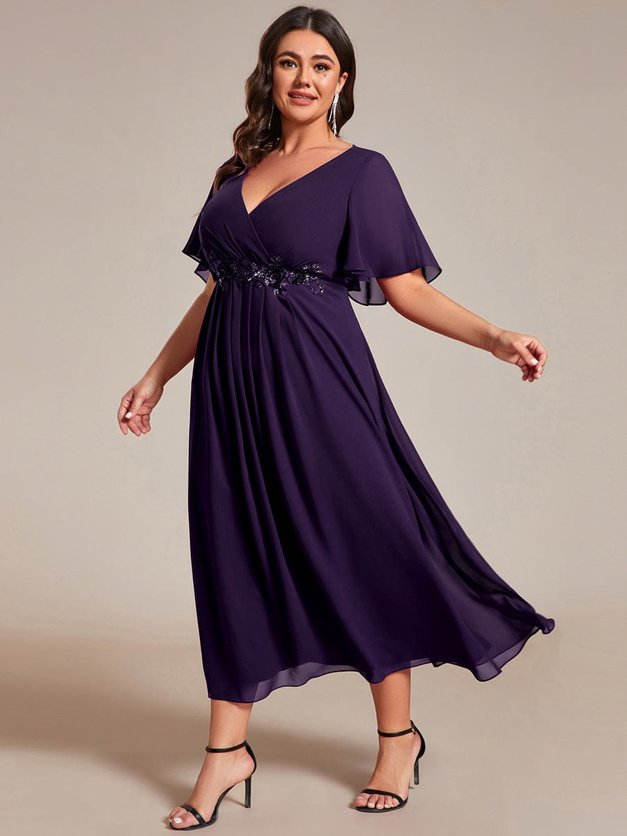 Plus Size Elegant Short Sleeves V-Neck Floral Applique Wedding Guest Dress  #color_Dark Purple