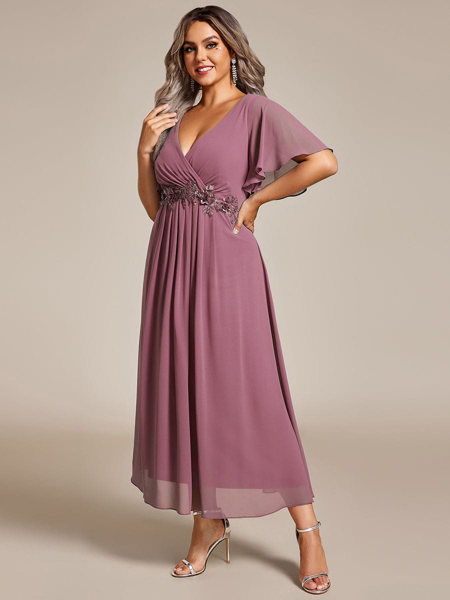 Plus Size Elegant Short Sleeves V-Neck Floral Applique Wedding Guest Dress  #color_Purple Orchid