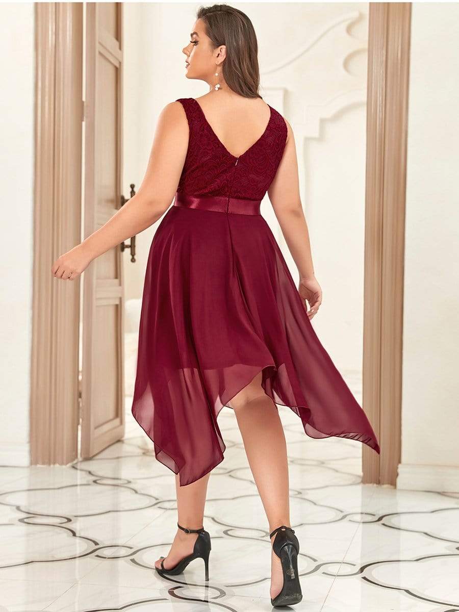 Plus Size Stunning V Neck Lace & Chiffon Prom Dress for Women #color_Burgundy