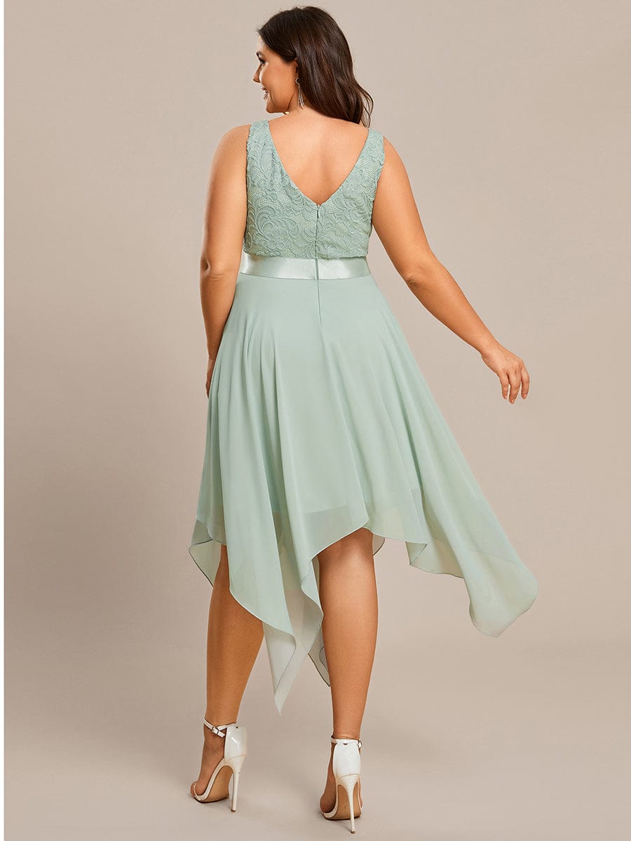 Plus Size Stunning V Neck Lace & Chiffon Prom Dress for Women #color_Mint Green