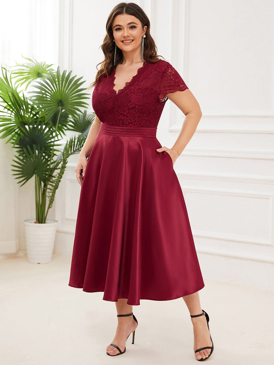 Plus Size V-neck Lace Bodice A-line Cocktail Dress with Sleeves #color_Burgundy