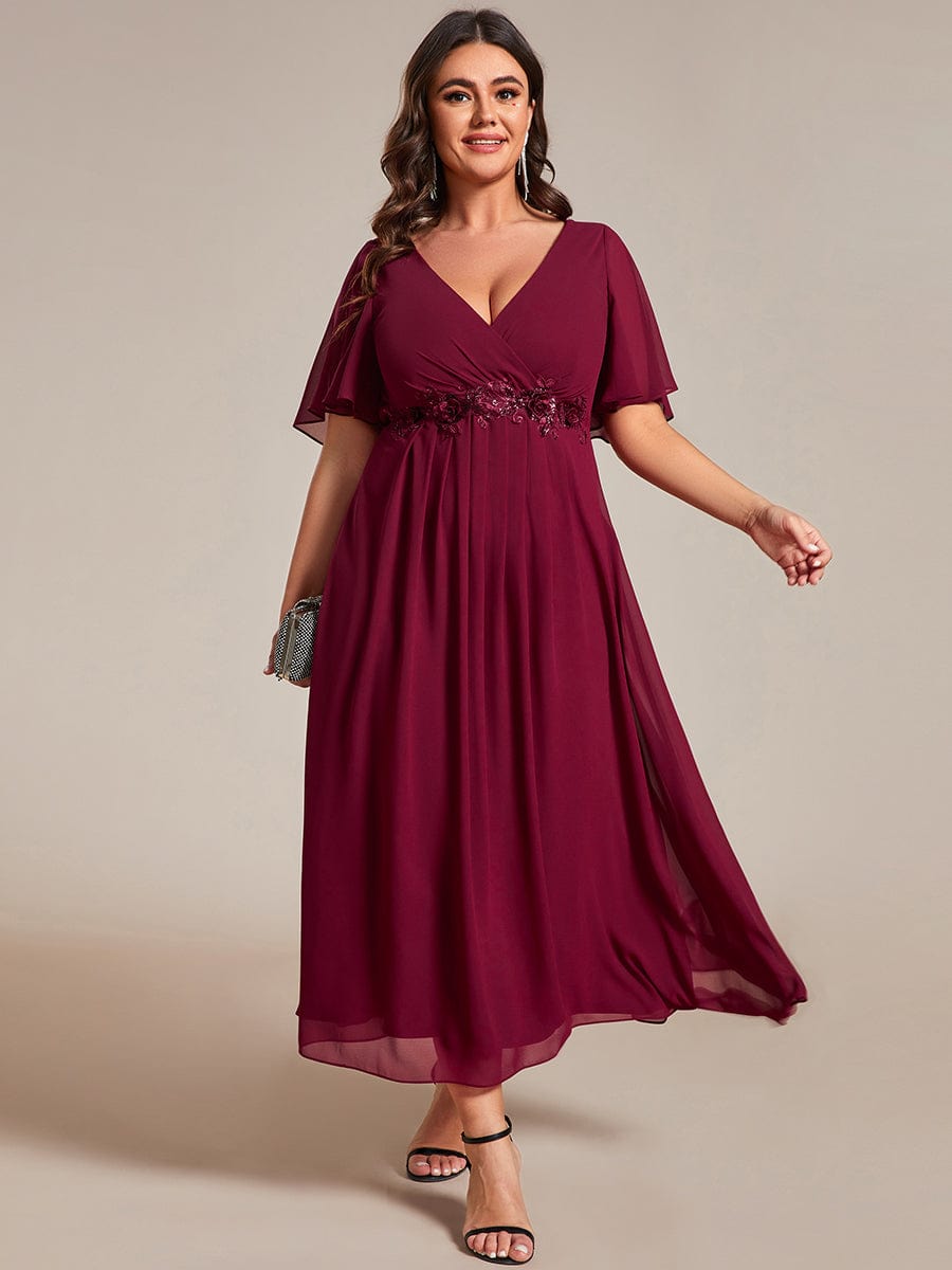 Plus Size Elegant Short Sleeves V-Neck Floral Applique Wedding Guest Dress  #color_Burgundy