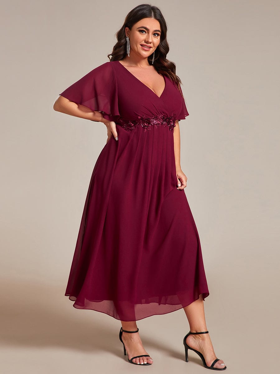 Plus Size Elegant Short Sleeves V-Neck Floral Applique Wedding Guest Dress  #color_Burgundy