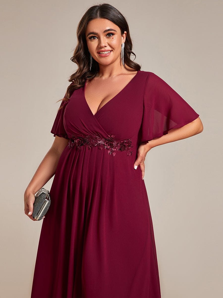 Plus Size Elegant Short Sleeves V-Neck Floral Applique Wedding Guest Dress  #color_Burgundy